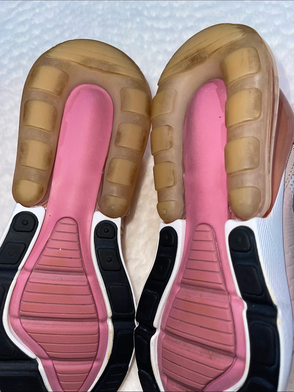 Nike Air270 Pale Pink and White Trainers - Picture 8 of 11